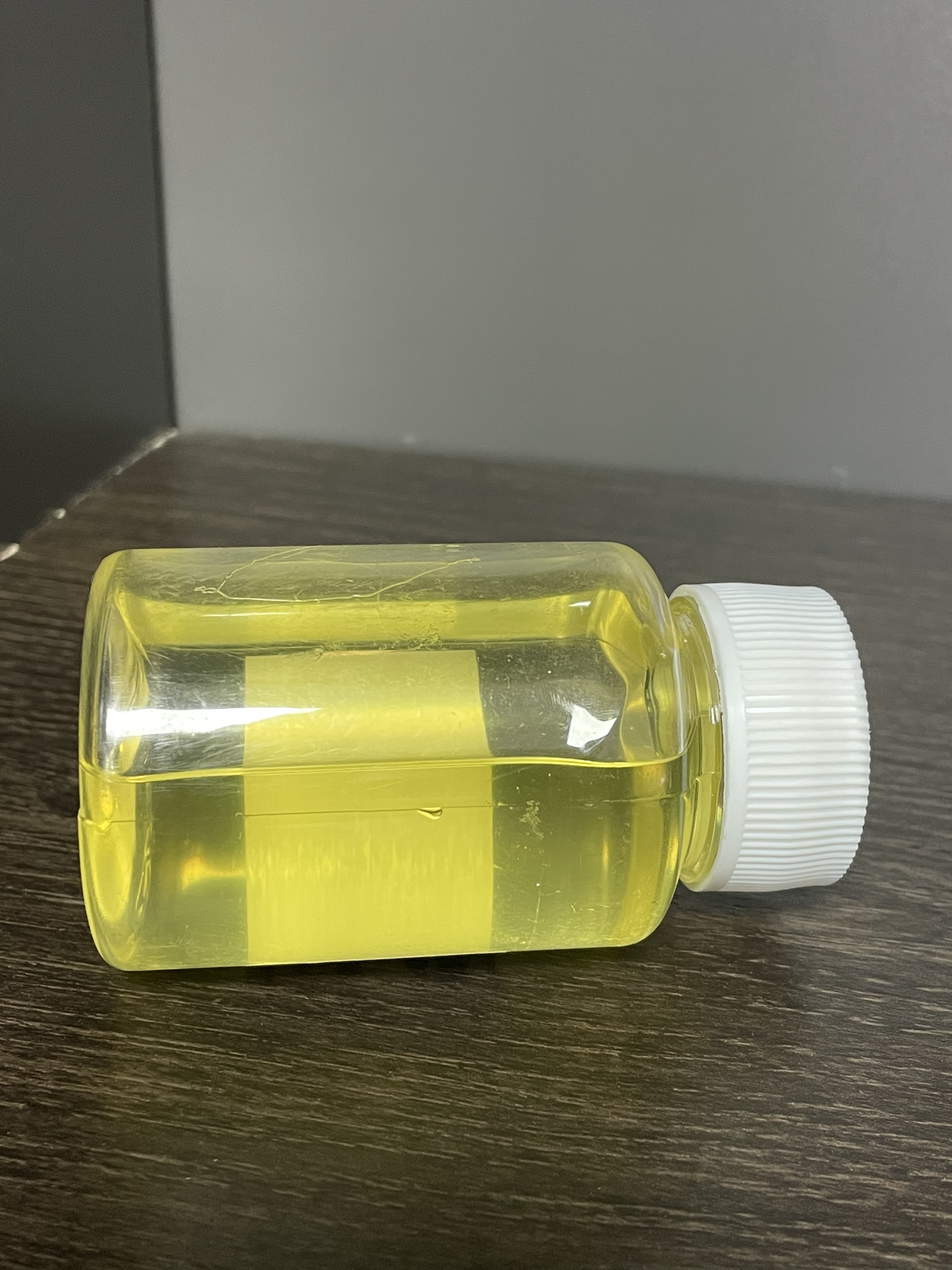 एमाइन-एचसीए ™ पी -1000 एम्बर विस्कोस लिक्विड डायमाइन चेन एक्सटेंडर स्प्रेइंग सिस्टम के लिए