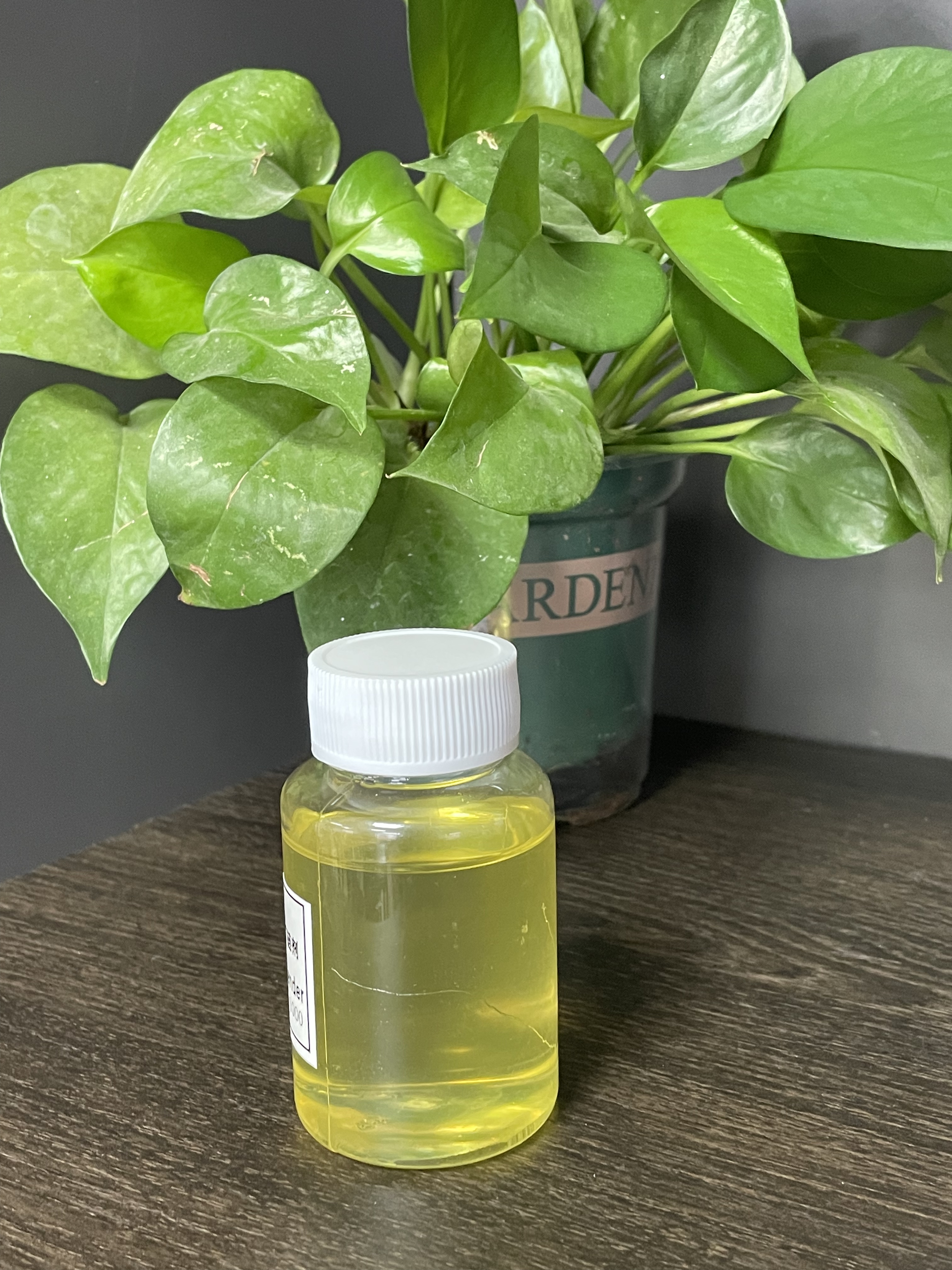 अमीन-एचसीए ™ पी -1000 एम्बर चिपचिपा तरल पॉलीयुरेथेन श्रृंखला सीलेंट के लिए एक्सटेंडर