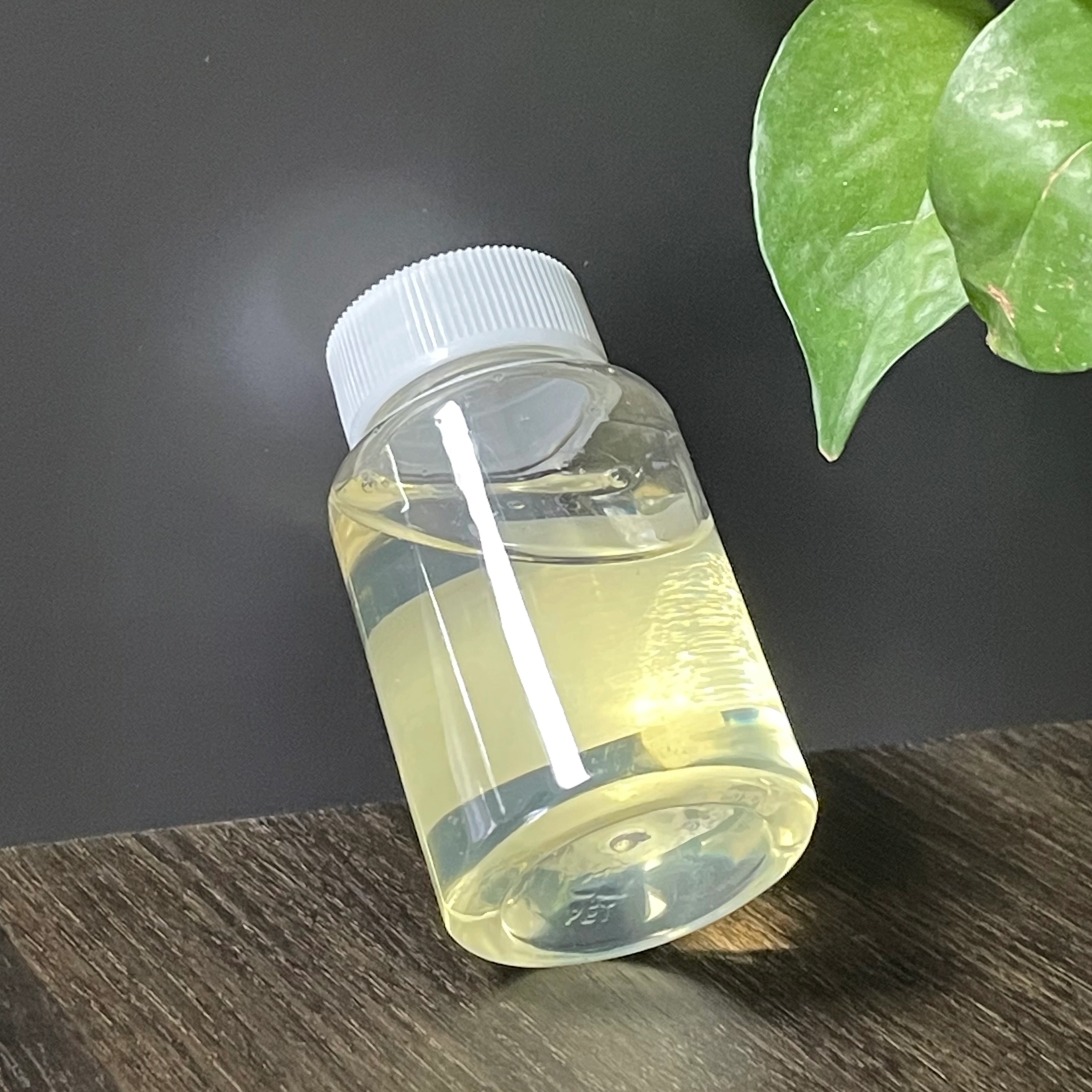 एंटीहाइड्रो® CA300 पॉलीमेरिक कार्बोडिमाइड जलीय निलंबन जलजनित ऐक्रेलिक राल के लिए उपयोग किया जाता है