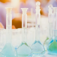 उन्नत एंटी-हाइड्रोलिसिस एजेंटों के साथ इंजीनियरिंग प्लास्टिक और इलास्टोमर्स का हाइड्रोलिसिस प्रतिरोध बढ़ाना