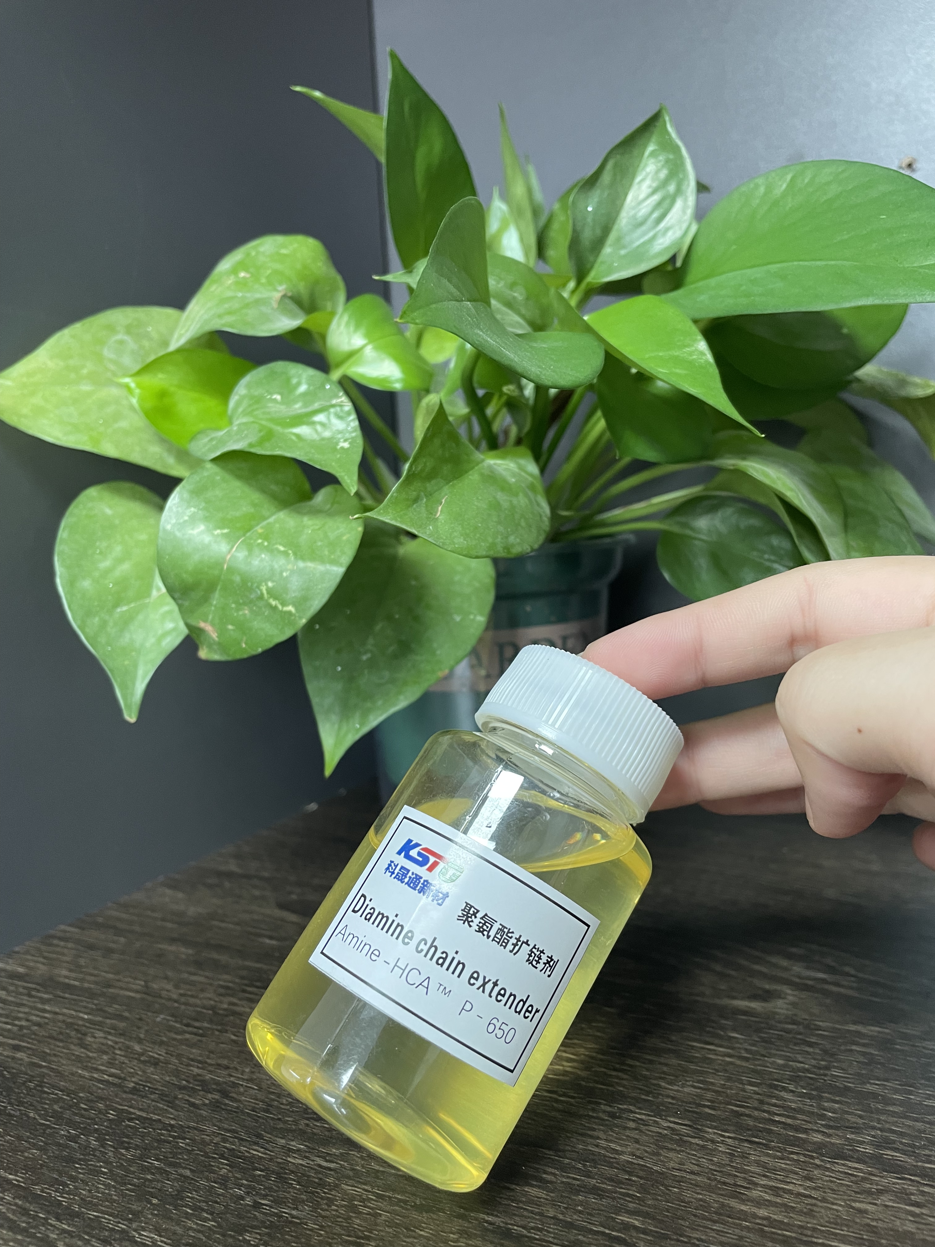 Amine-HCA ™ P-650 एमिनो-टर्मिनेटेड पॉलीथर चेन एक्सटेंडर इलास्टोमर्स में उपयोग किया जाता है