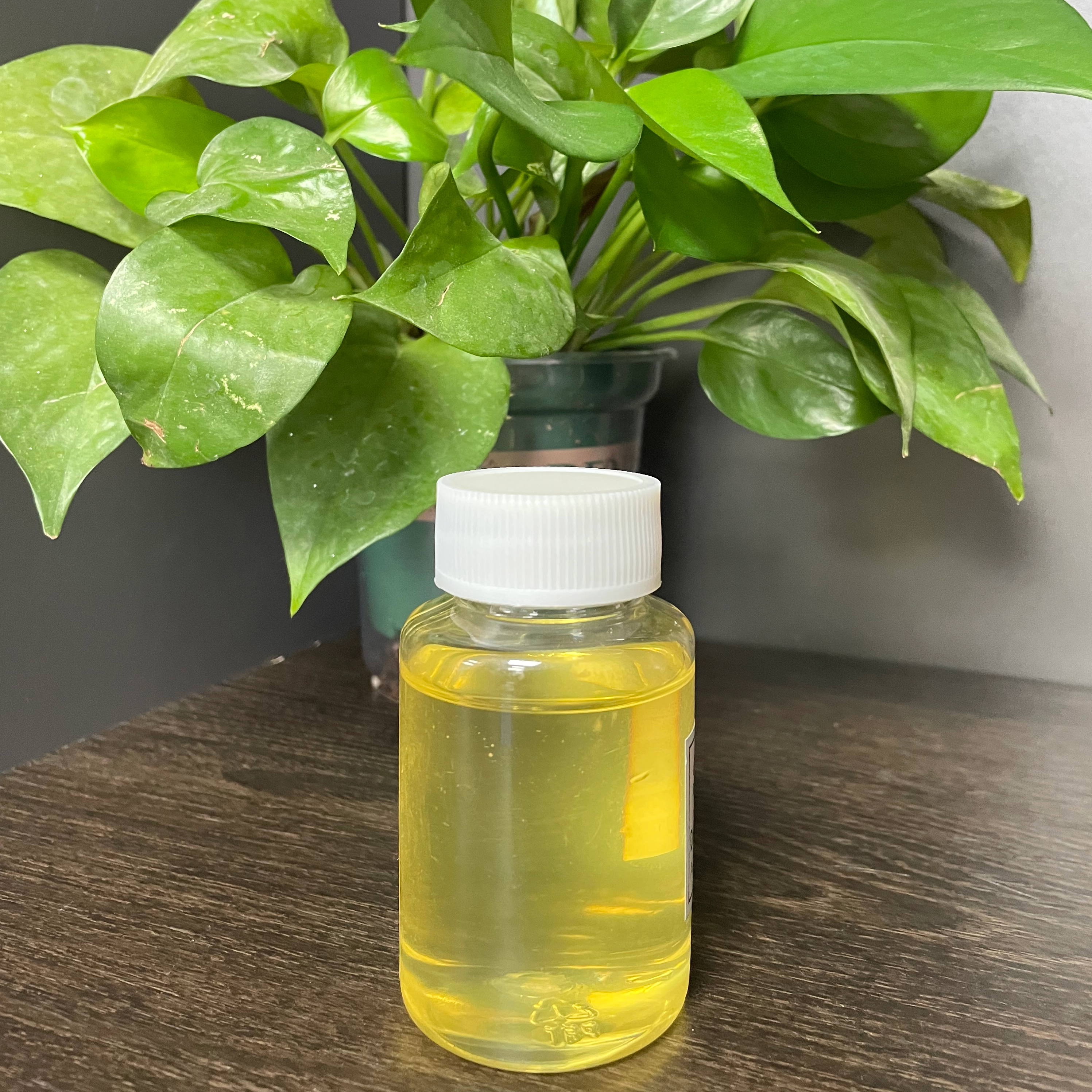 अमीन-एचसीए ™ पी -650 लिक्विड एमिनो-टर्मिनेटेड पॉलीथर चेन एक्सटेंडर स्प्रे सिस्टम में इस्तेमाल किया गया